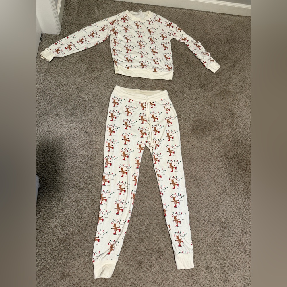 American Eagle Outfitters Cream Reindeer Pajama Set